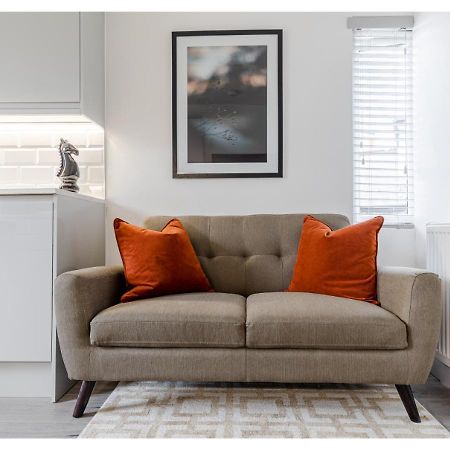 Cozy And Stylish 2 Bedroom Flat In Greater London Exterior foto