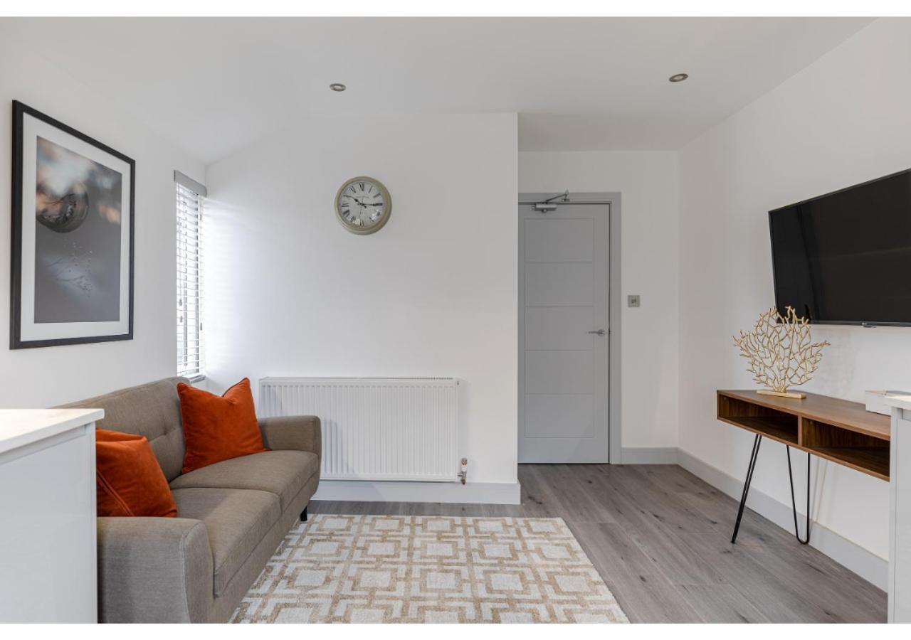 Cozy And Stylish 2 Bedroom Flat In Greater London Exterior foto